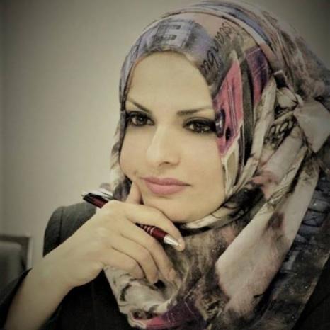 الشاعرة الفلسطينية نداء يونس تطلق مختارات شعرية - فيديو
