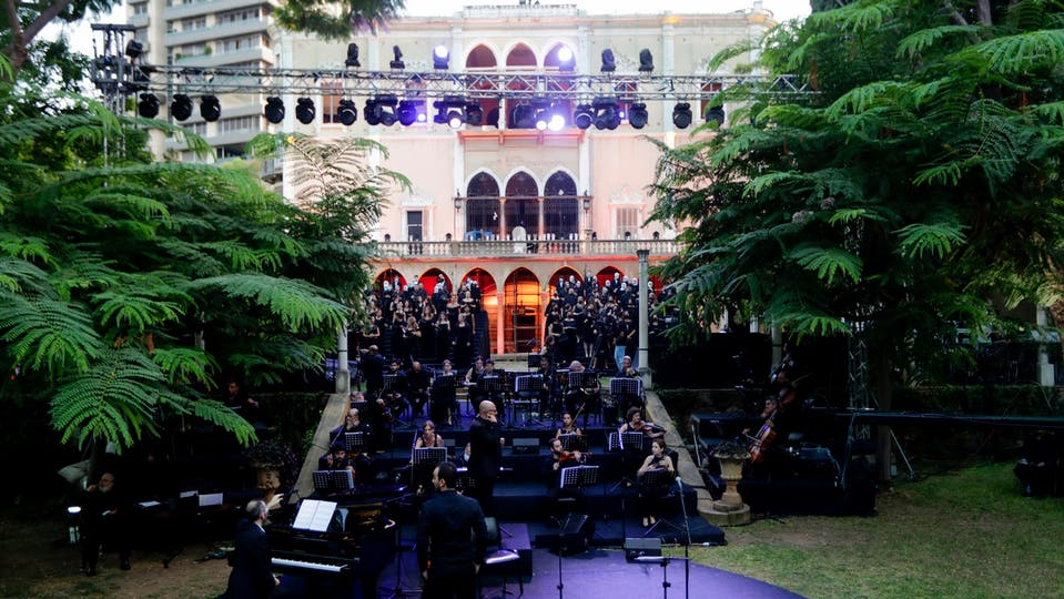 قصر دمره انفجار مرفأ بيروت يستضيف حفلة موسيقية تحية لأرواح ضحايا انفجار بيروت 3