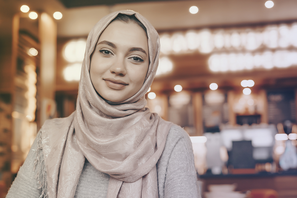 لصاحبات الوجه البيضاوى ..لفات شال جديدة وعصرية
